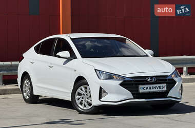 Седан Hyundai Elantra 2019 в Києві