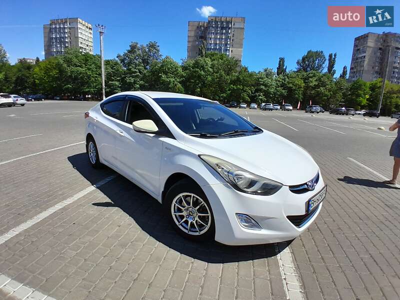 Седан Hyundai Elantra 2013 в 