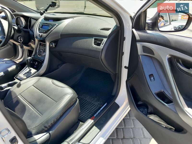 Седан Hyundai Elantra 2013 в Одессе
