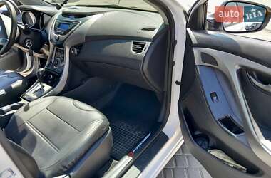 Седан Hyundai Elantra 2013 в 