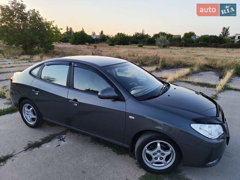 Седан Hyundai Elantra 2008 в Николаеве