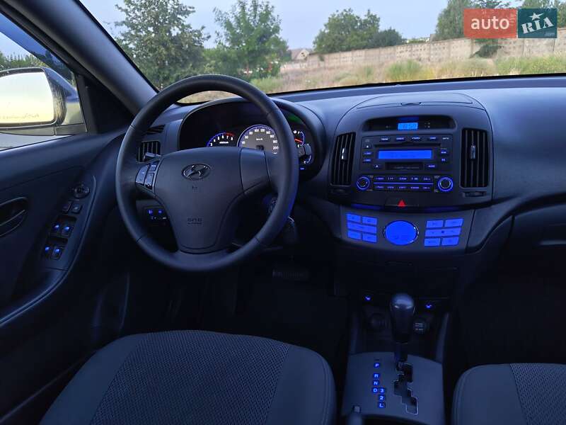 Седан Hyundai Elantra 2008 в Николаеве