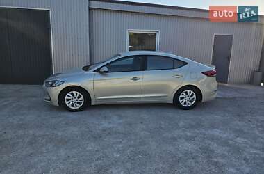 Седан Hyundai Elantra 2017 в 