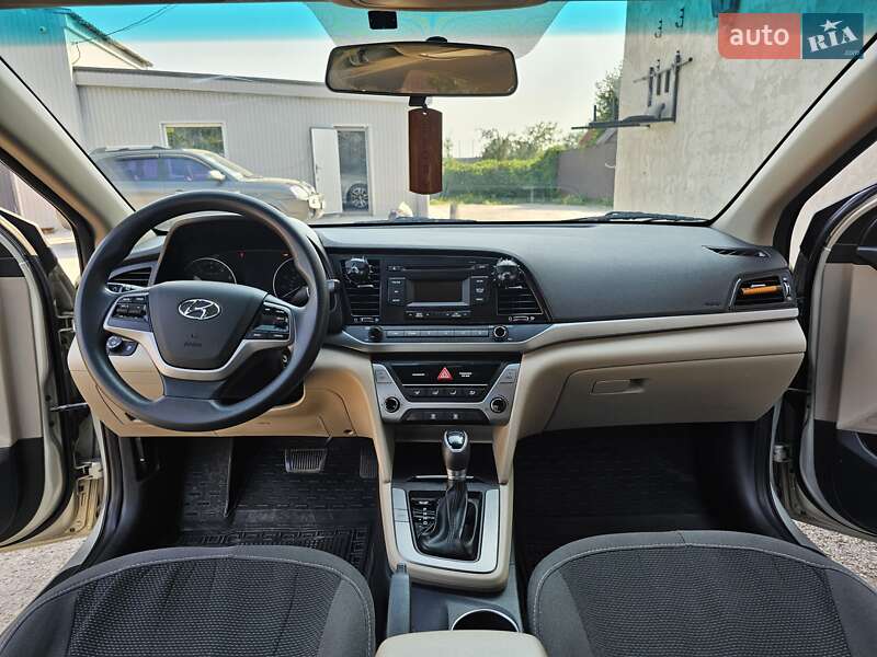 Седан Hyundai Elantra 2017 в Запорожье