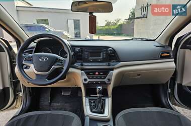 Седан Hyundai Elantra 2017 в 