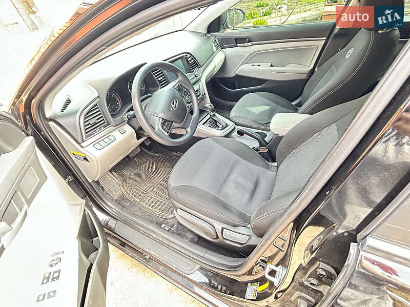 Седан Hyundai Elantra 2016 в Запорожье