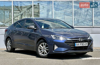 Седан Hyundai Elantra 2019 в Києві