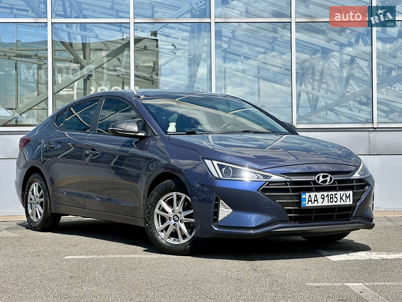 Седан Hyundai Elantra 2019 в Киеве