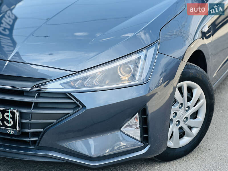 Седан Hyundai Elantra 2019 в Харькове