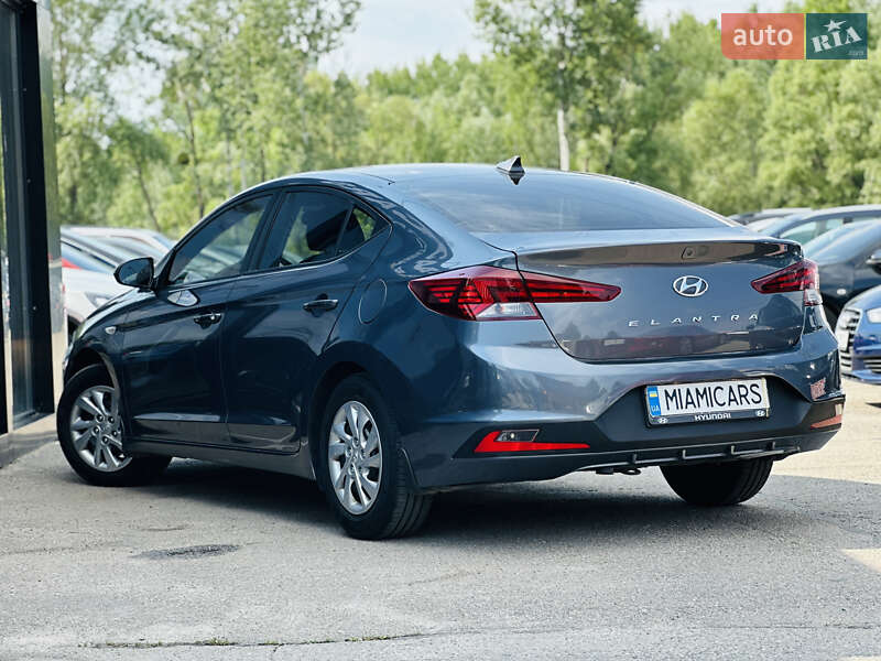 Седан Hyundai Elantra 2019 в Харькове