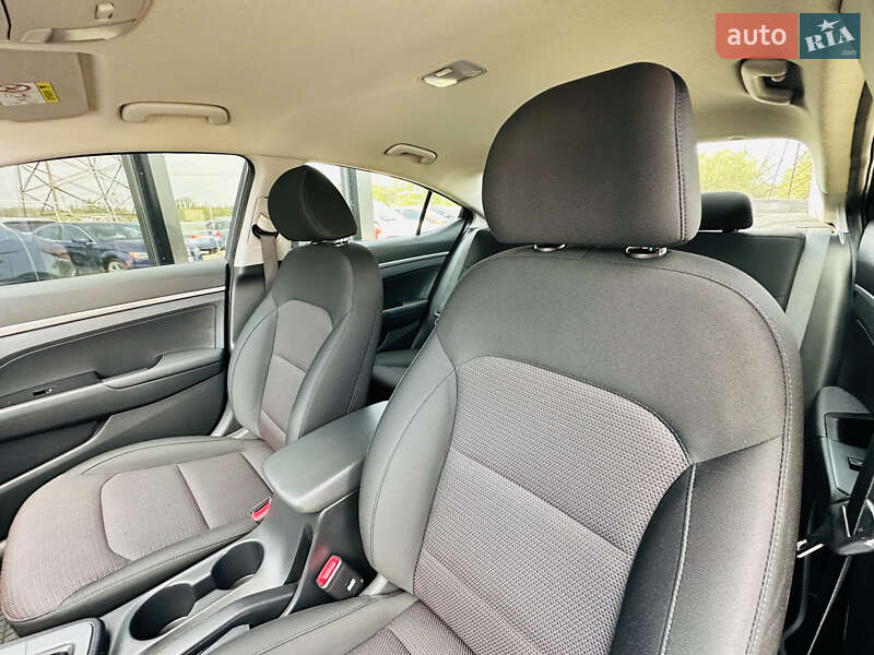 Седан Hyundai Elantra 2019 в Харькове