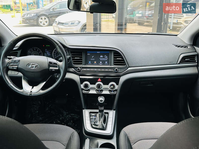Седан Hyundai Elantra 2019 в Харькове