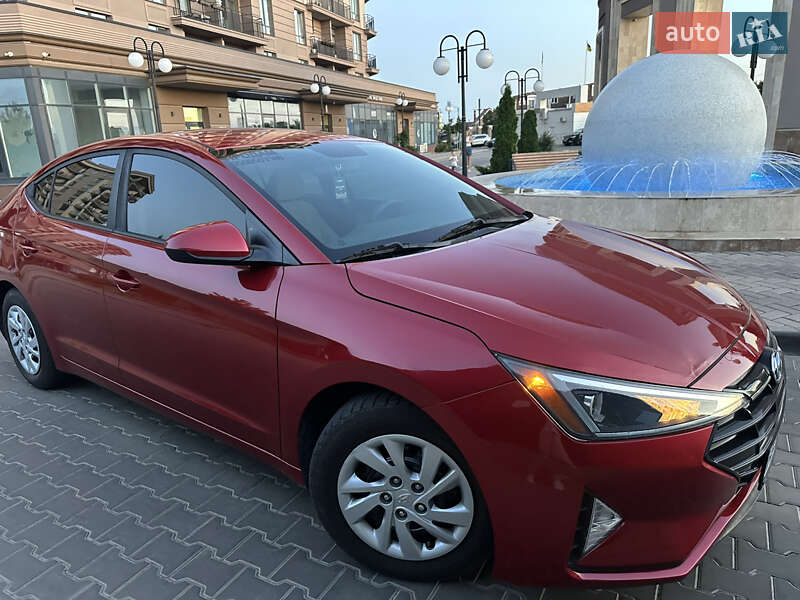 Седан Hyundai Elantra 2019 в Одессе