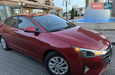 Седан Hyundai Elantra 2019 в 