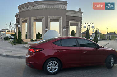 Седан Hyundai Elantra 2019 в 