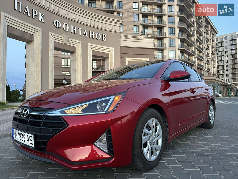 Седан Hyundai Elantra 2019 в Одессе