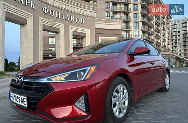 Седан Hyundai Elantra 2019 в 