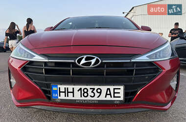 Седан Hyundai Elantra 2019 в 