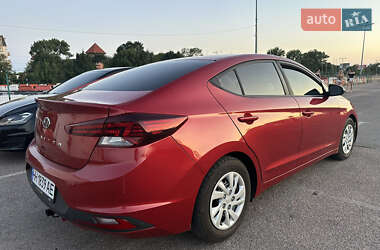 Седан Hyundai Elantra 2019 в 
