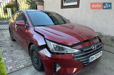 Седан Hyundai Elantra 2019 в 
