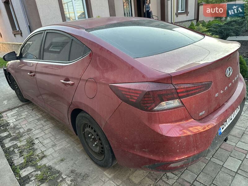 Седан Hyundai Elantra 2019 в Одессе