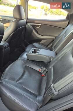 Седан Hyundai Elantra 2013 в 