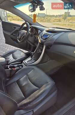 Седан Hyundai Elantra 2013 в 