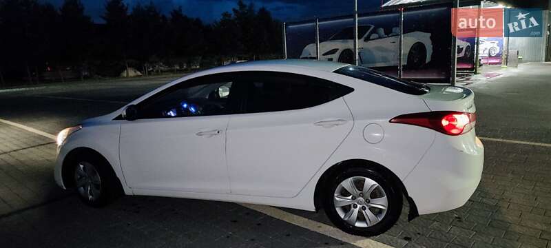 Седан Hyundai Elantra 2013 в 