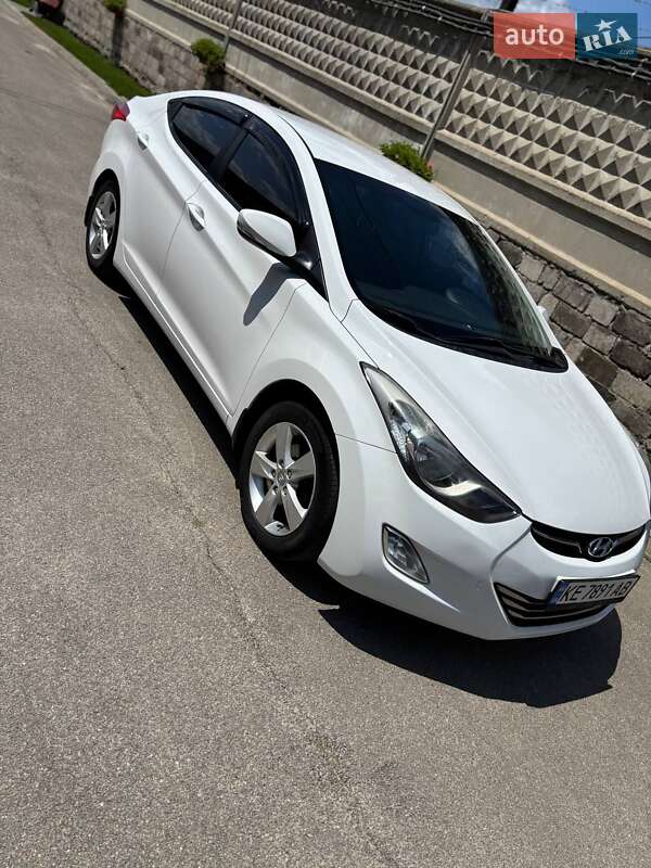 Седан Hyundai Elantra 2013 в Днепре