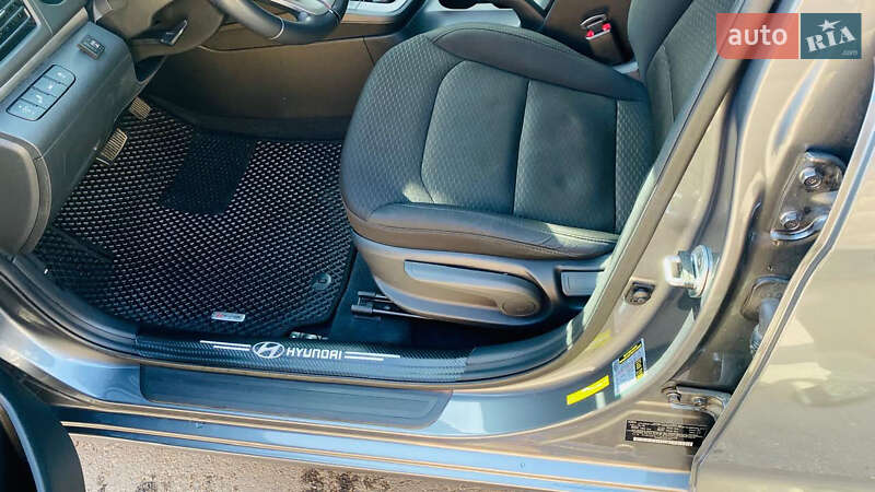 Седан Hyundai Elantra 2018 в Черкассах