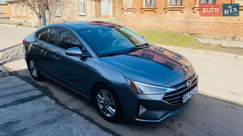 Седан Hyundai Elantra 2018 в Черкассах