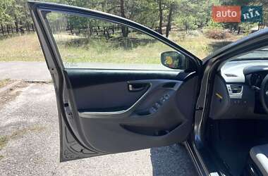 Седан Hyundai Elantra 2012 в 