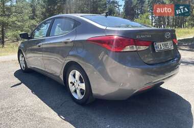 Седан Hyundai Elantra 2012 в 