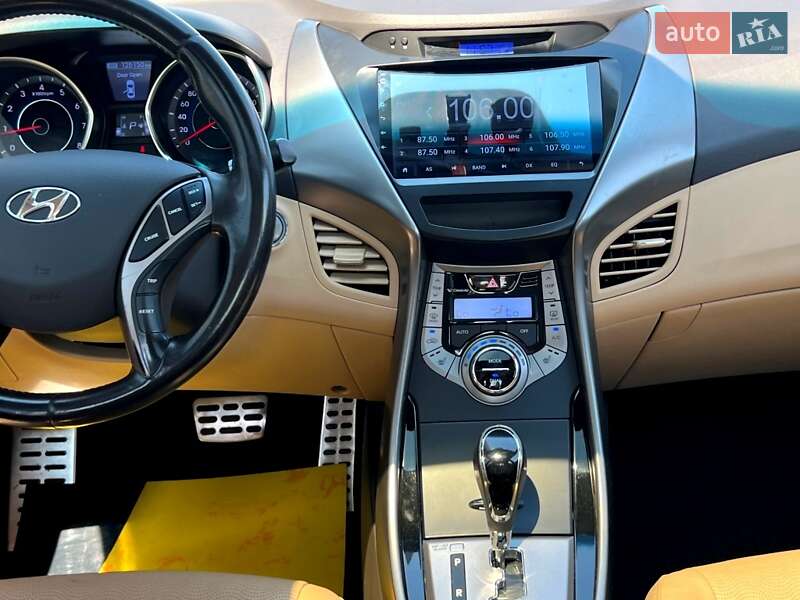 Седан Hyundai Elantra 2013 в Киеве