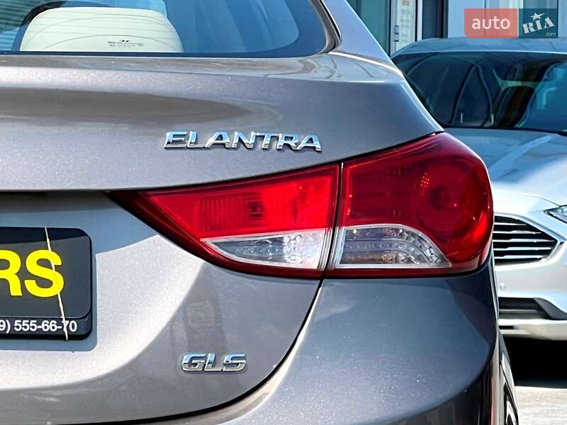 Седан Hyundai Elantra 2013 в Киеве