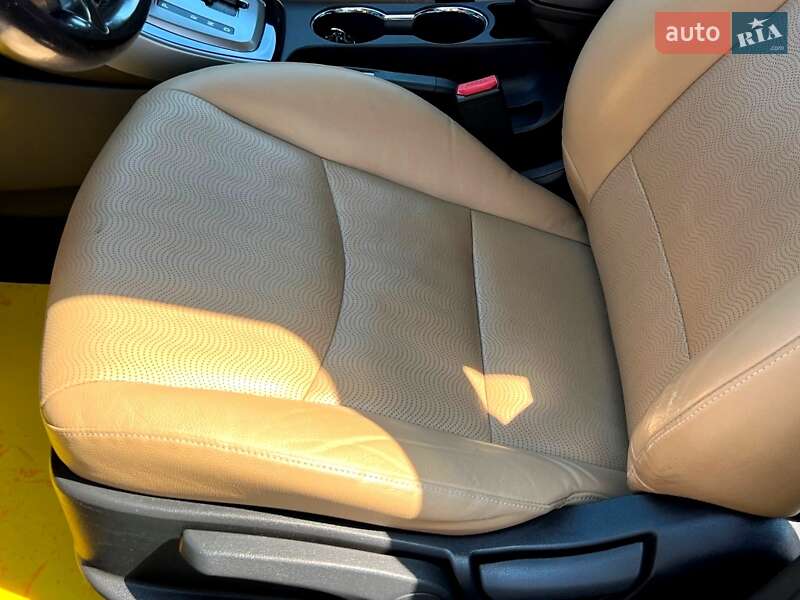 Седан Hyundai Elantra 2013 в Киеве