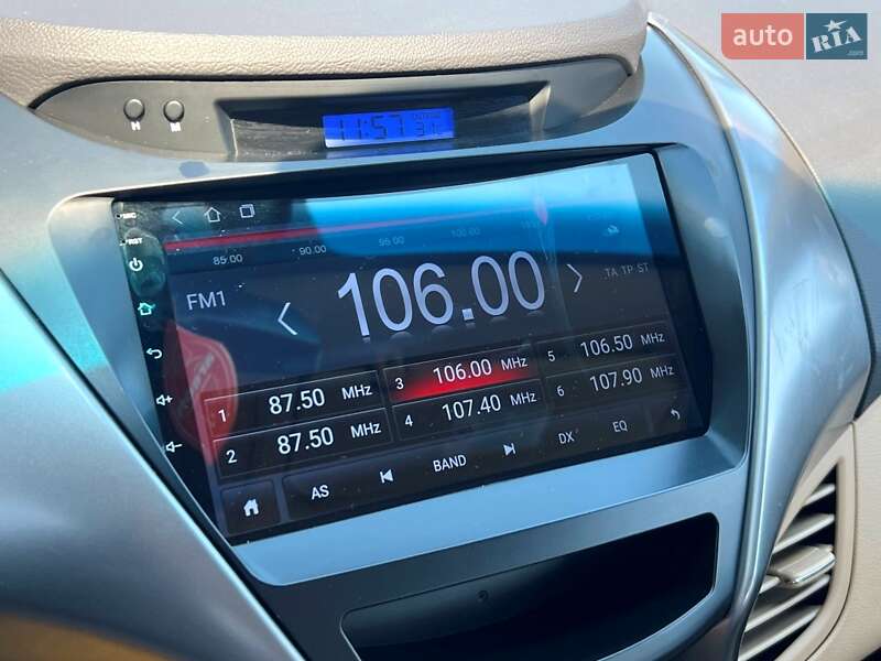 Седан Hyundai Elantra 2013 в Киеве
