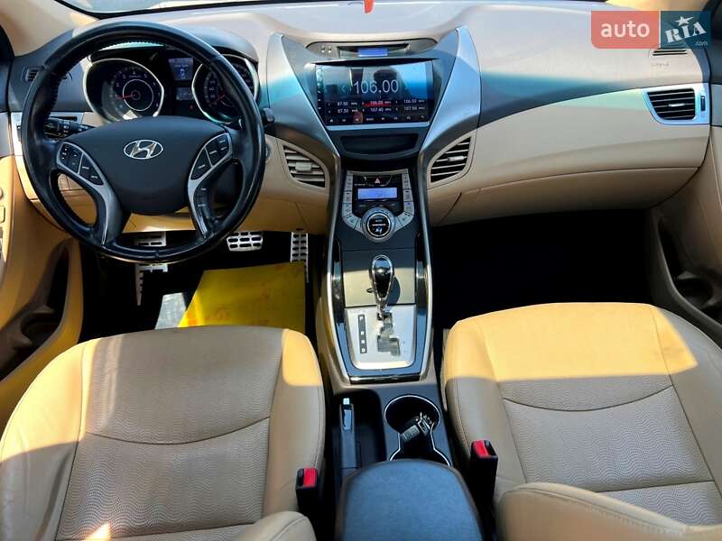 Седан Hyundai Elantra 2013 в Киеве