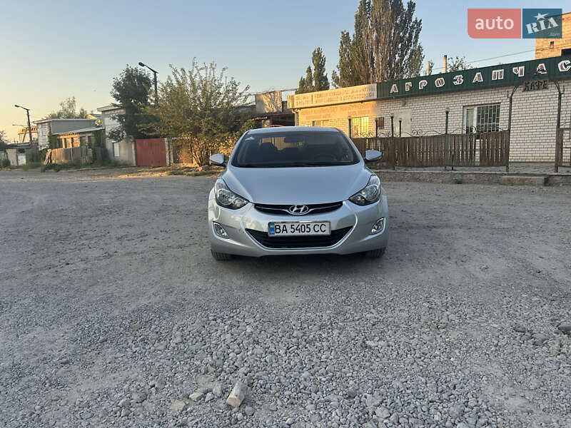 Седан Hyundai Elantra 2012 в Николаеве