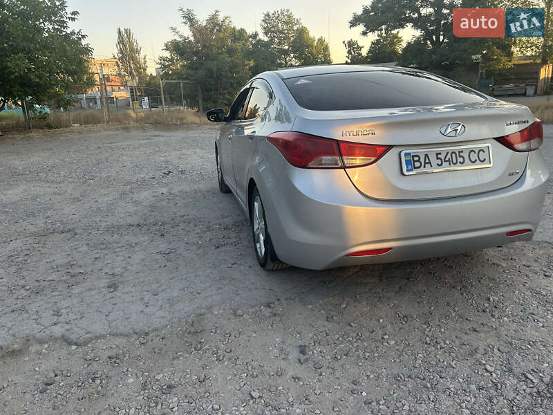 Седан Hyundai Elantra 2012 в Николаеве