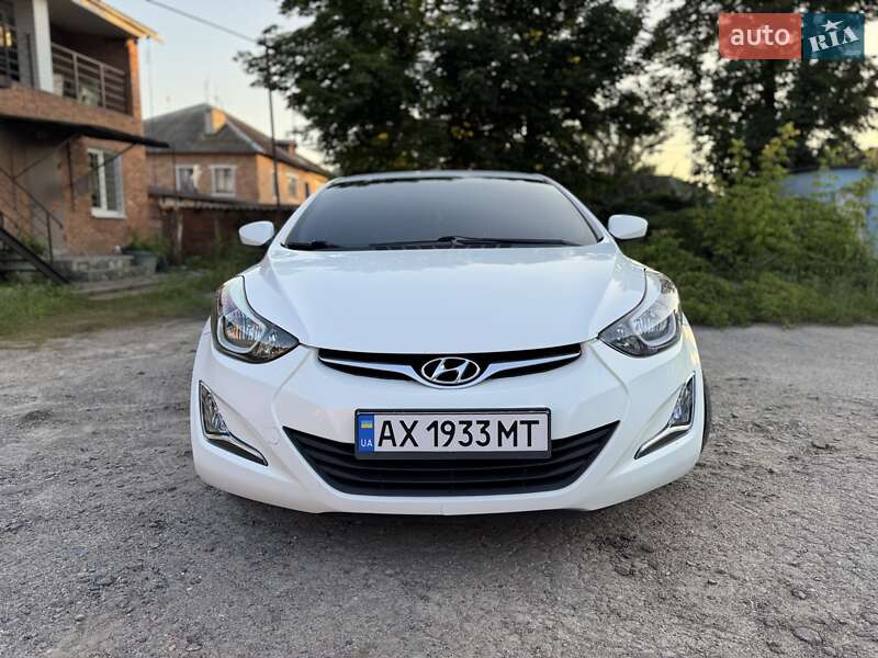 Седан Hyundai Elantra 2014 в Богодухове