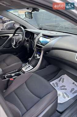 Седан Hyundai Elantra 2012 в 
