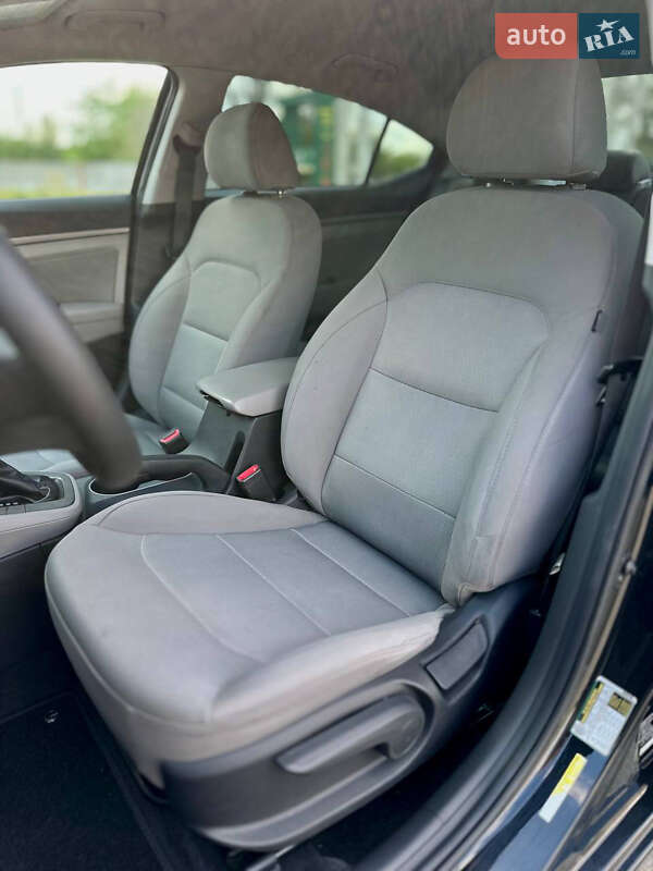 Седан Hyundai Elantra 2016 в Днепре