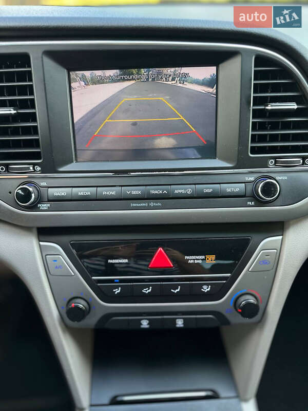 Седан Hyundai Elantra 2016 в Днепре