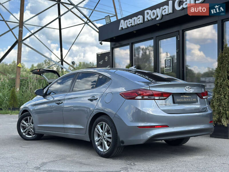 Седан Hyundai Elantra 2017 в Харкові