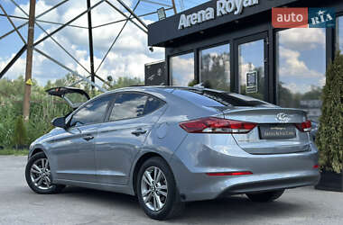 Седан Hyundai Elantra 2017 в 