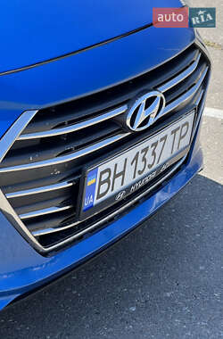 Седан Hyundai Elantra 2016 в 