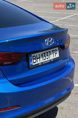 Седан Hyundai Elantra 2016 в 