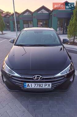 Седан Hyundai Elantra 2018 в 