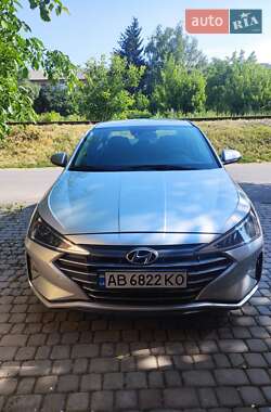 Седан Hyundai Elantra 2019 в Виннице